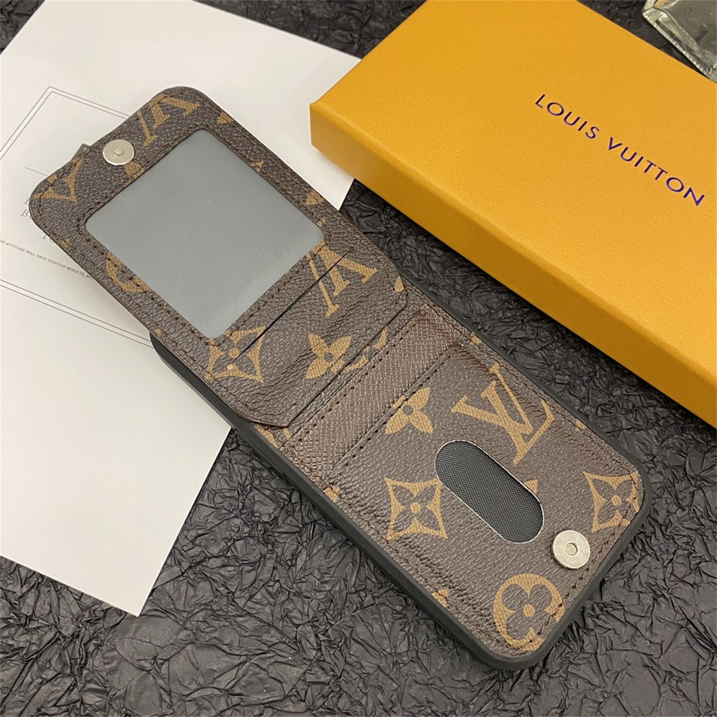CLASSIC CIRCLE MONOGRAM CANVAS IPHONE CASE Roxy New 2