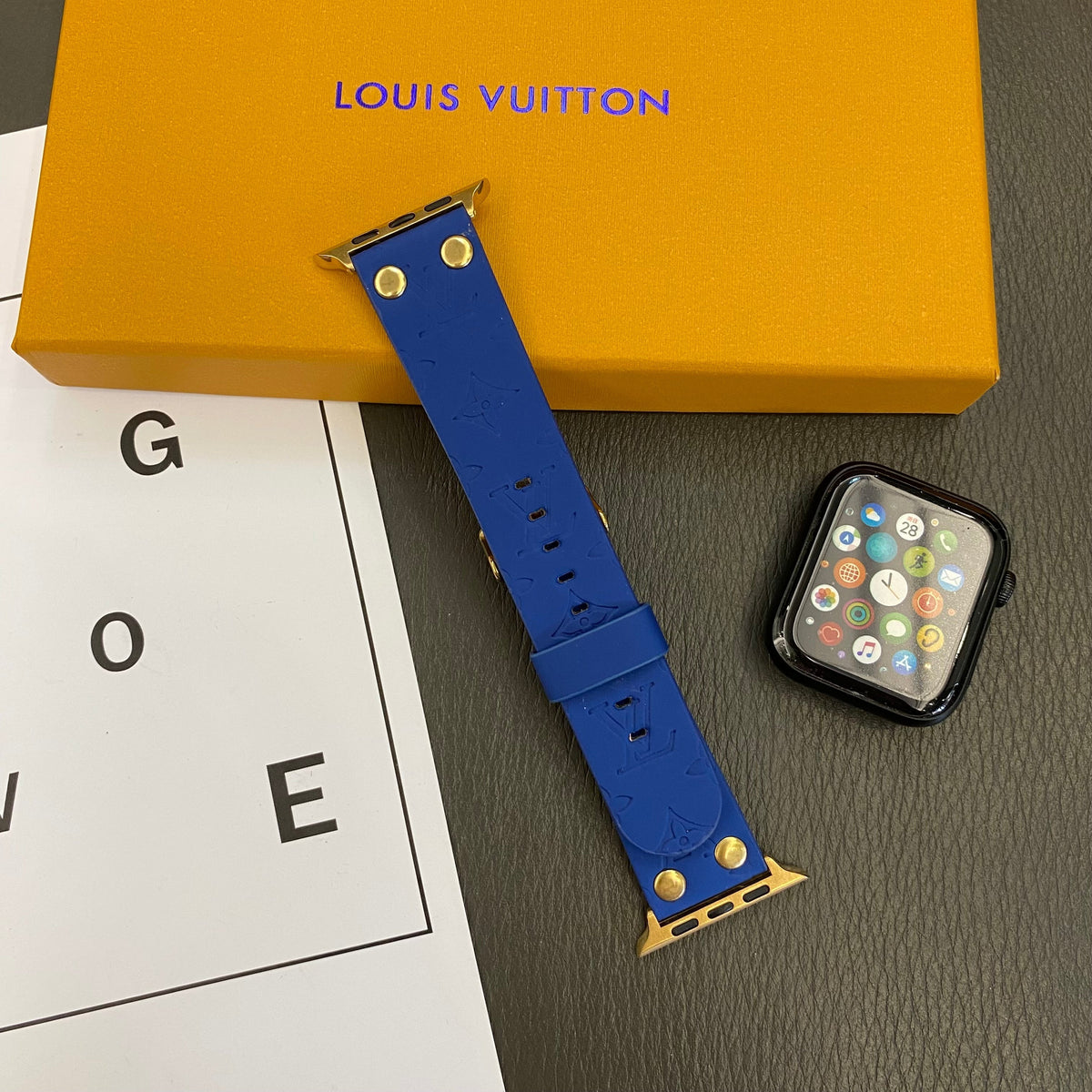 Bracelet de rechange Apple avec décoration en rivets et monogramme en relief Roxy New 2