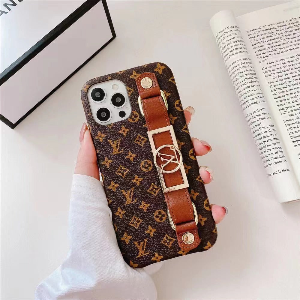 LUXURY LEATHER  WRIST BAND IPHONE CASE theroxymob
