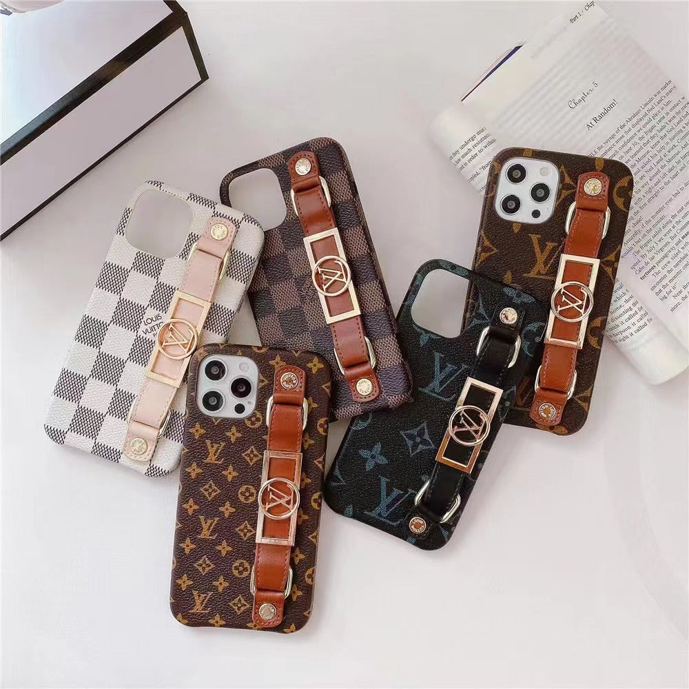 LUXURY LEATHER  WRIST BAND IPHONE CASE theroxymob