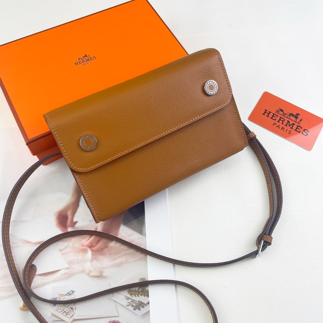 Luxury Hermes Calfskin Leather Crossbody Snap Bag