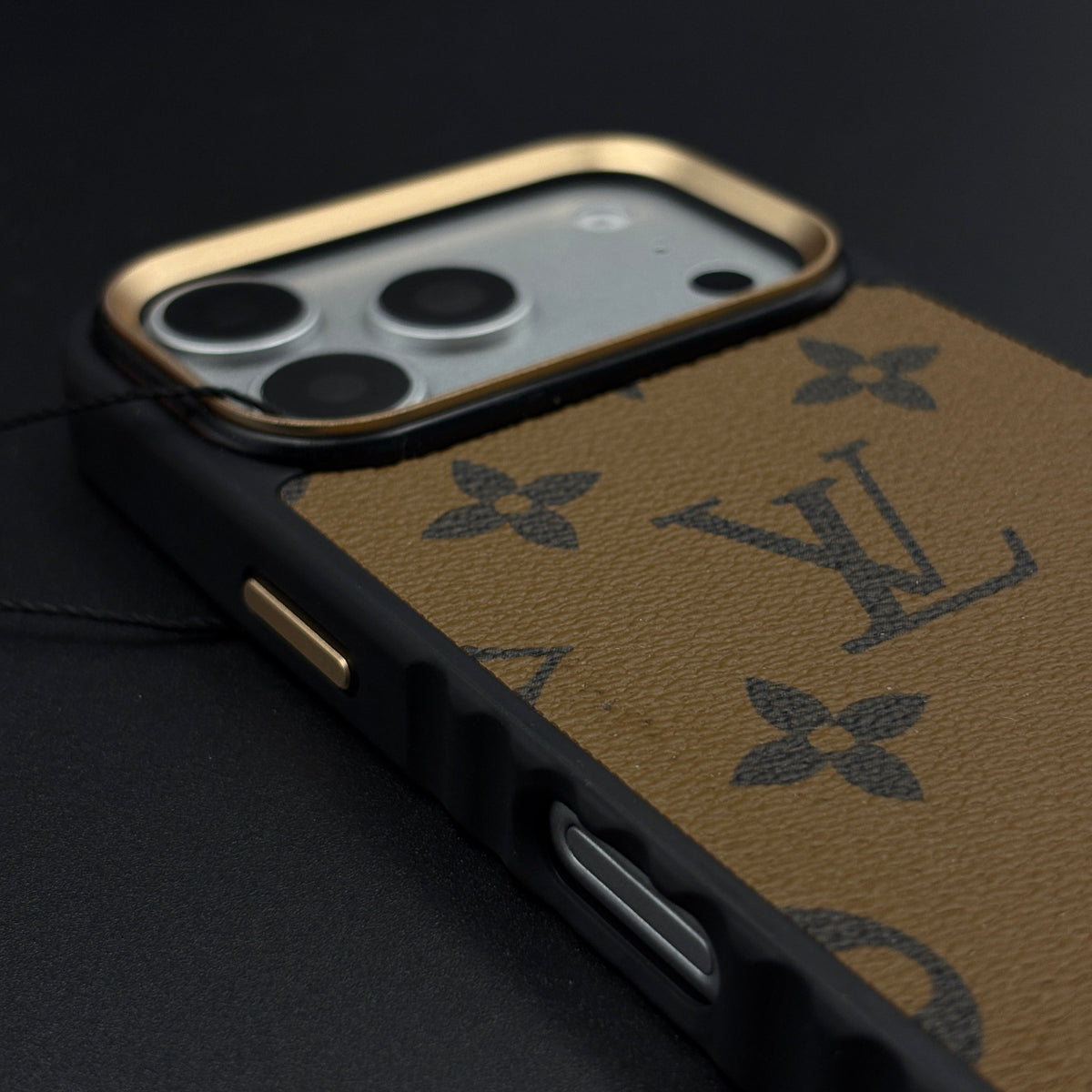 Luxury Fashion Brand Classic Monogram Case 13-18 Pro & Pro Max