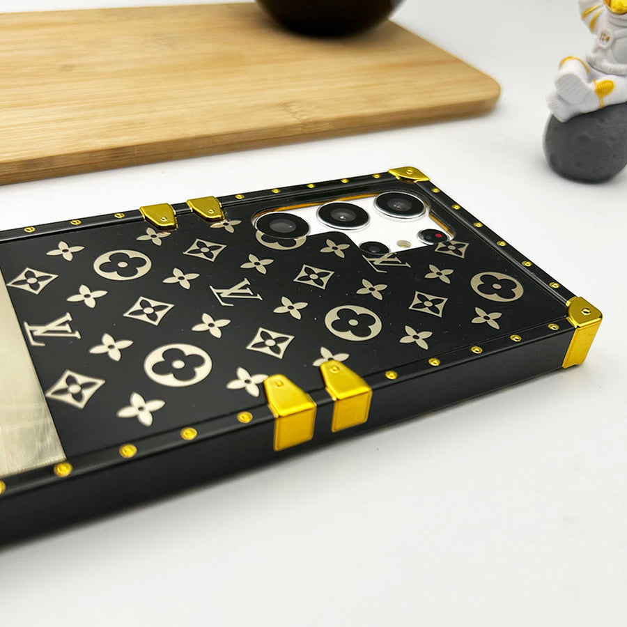 Samsung Galaxy S24 Series Luxury Branded Trunk Case With Chain Roxy New