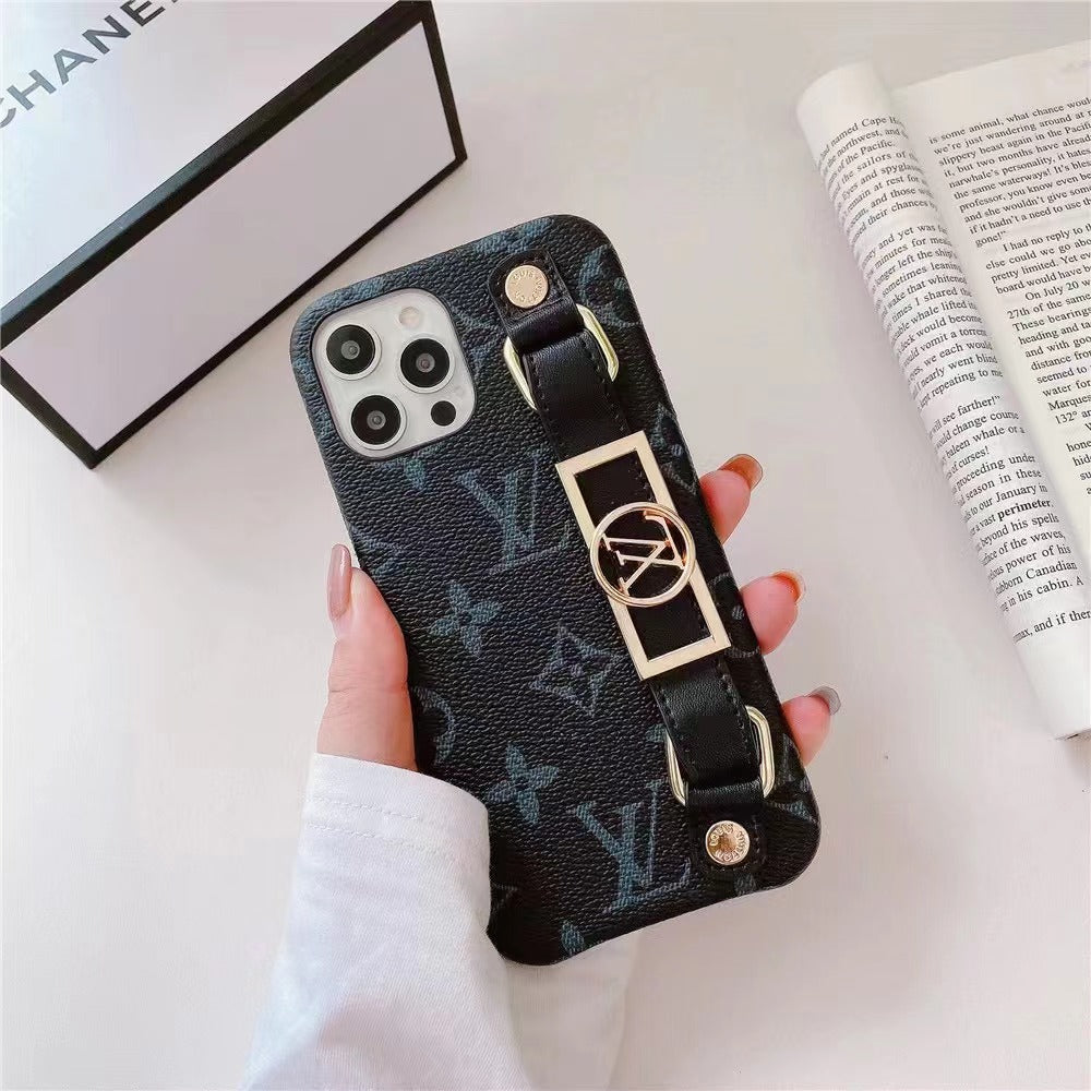 LUXURY LEATHER  WRIST BAND IPHONE CASE theroxymob