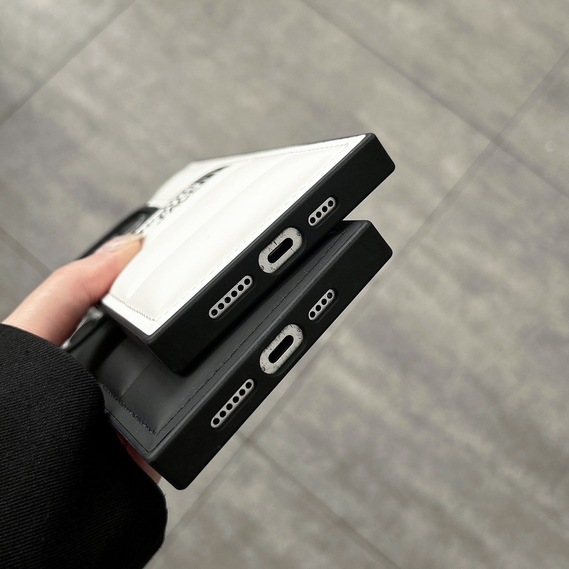 Luxury iPhone 16 case made of soft materials Roxy New 2