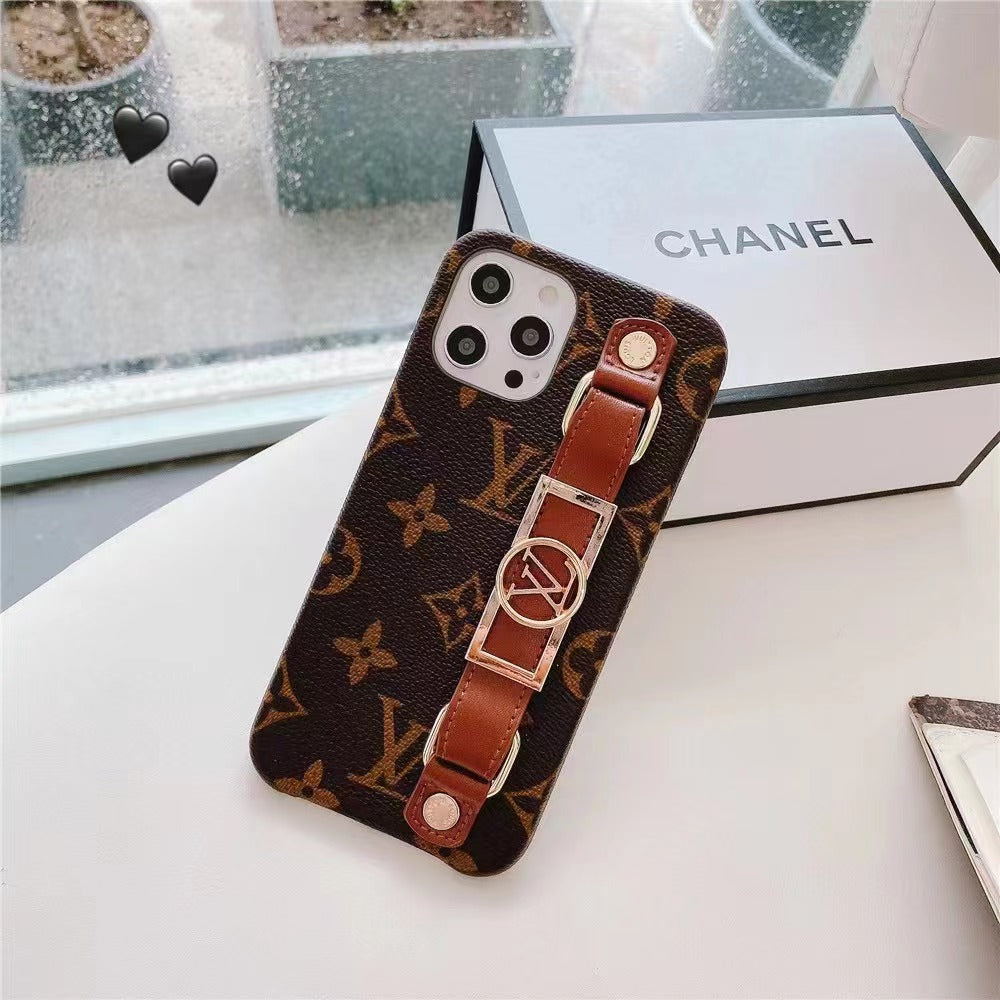 LUXURY LEATHER  WRIST BAND IPHONE CASE theroxymob