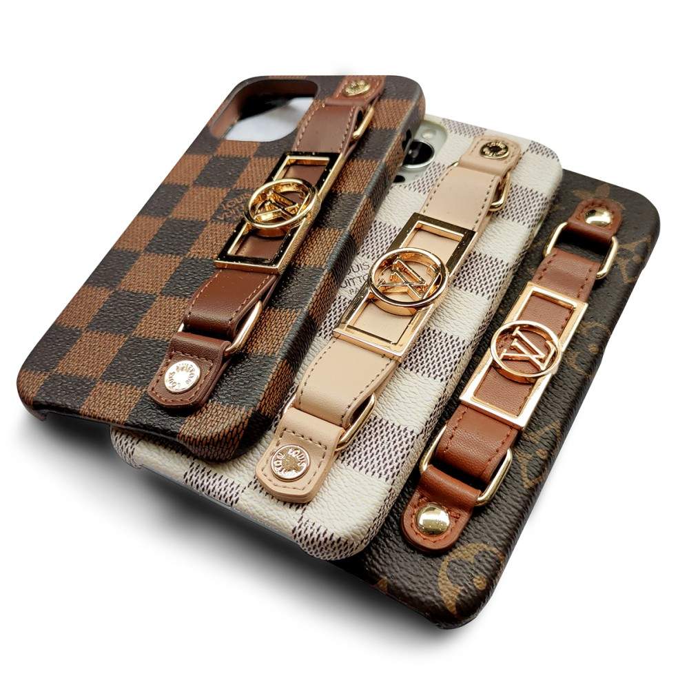 LUXURY LEATHER  WRIST BAND IPHONE CASE theroxymob