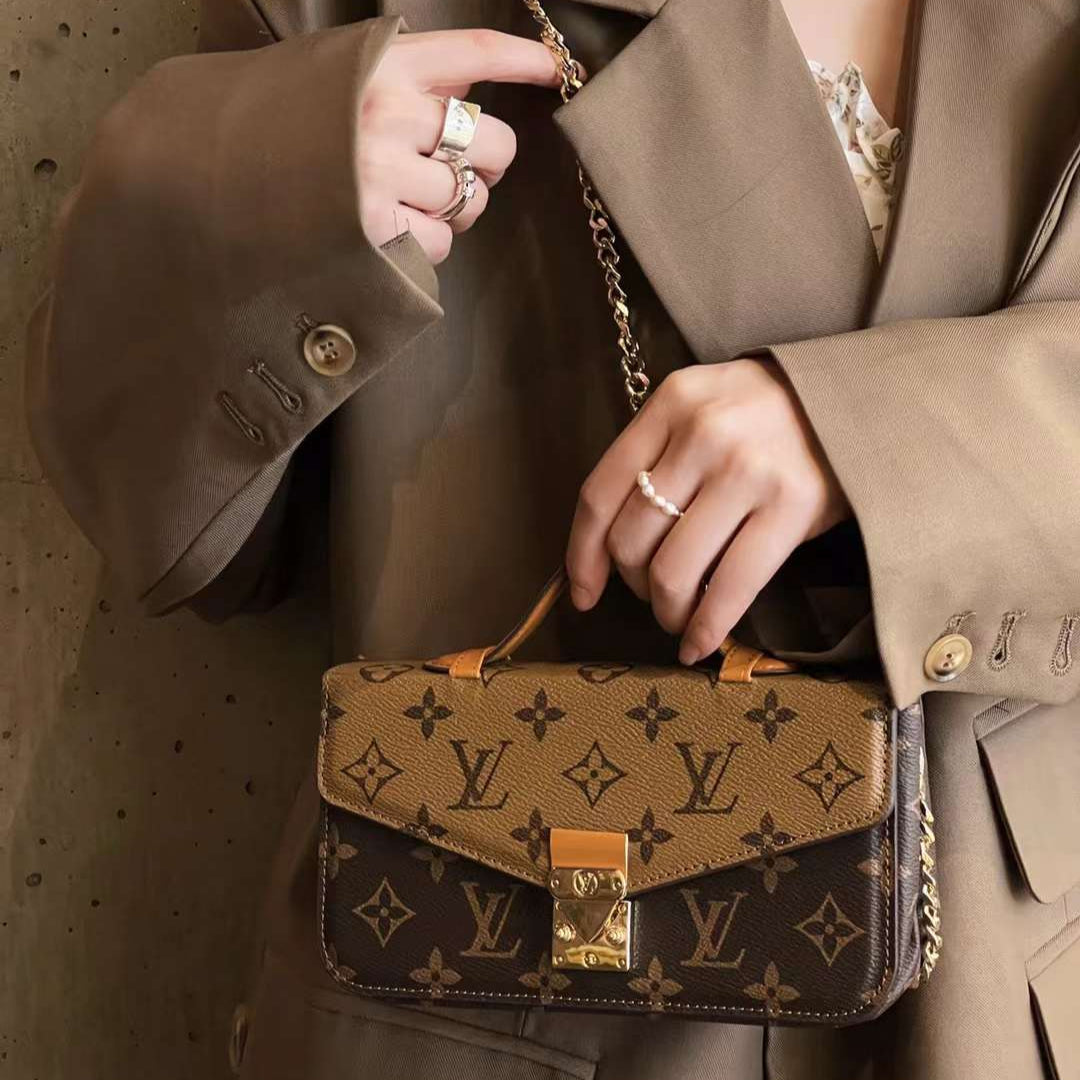 Monogram Canvas Bag Hand Held Crossbody Chain Mobile Phone Roxy New