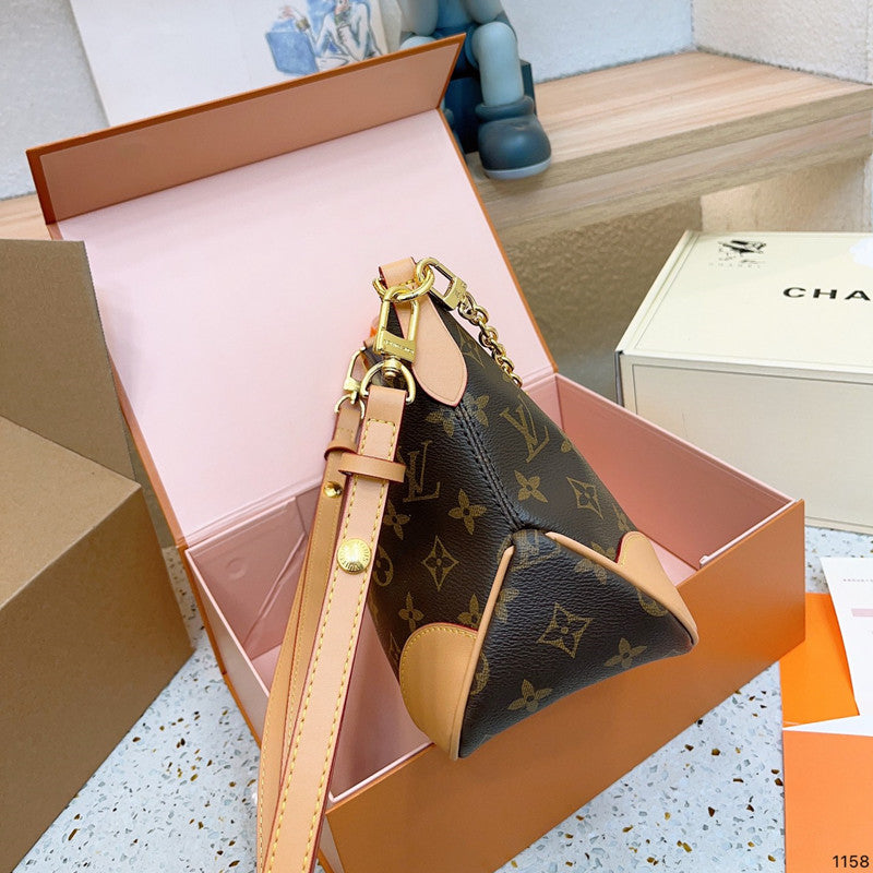 Luxury Louis Vuitton Bag with Detachable Strap
